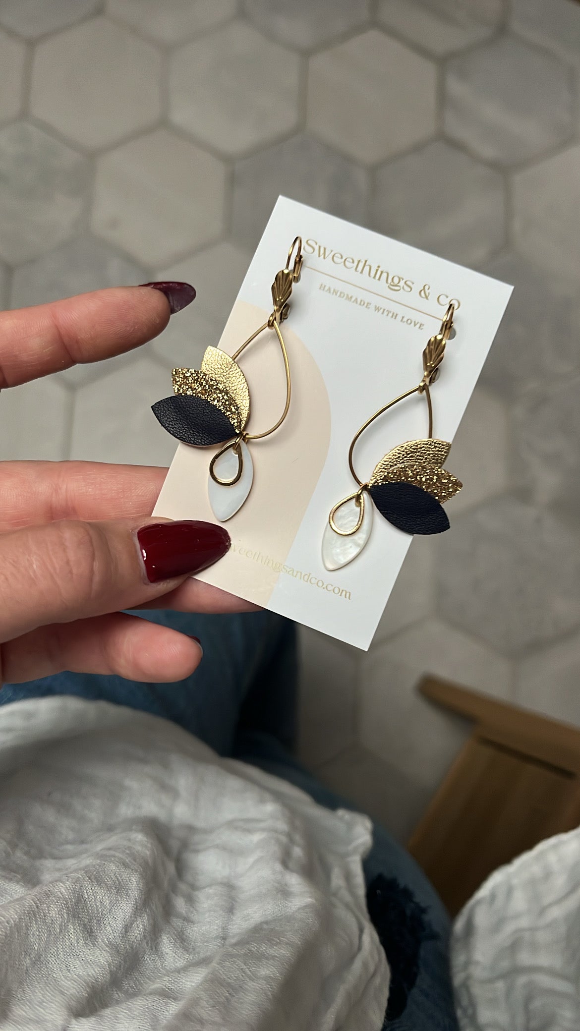 Boucles d'oreilles JASMINE NACRE