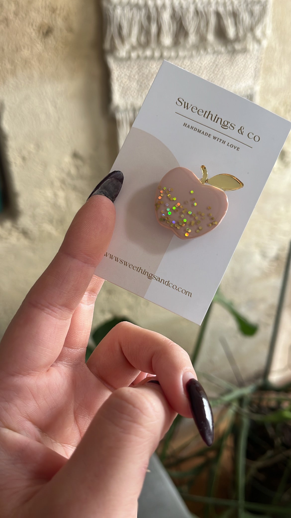 Broche poétique pomme