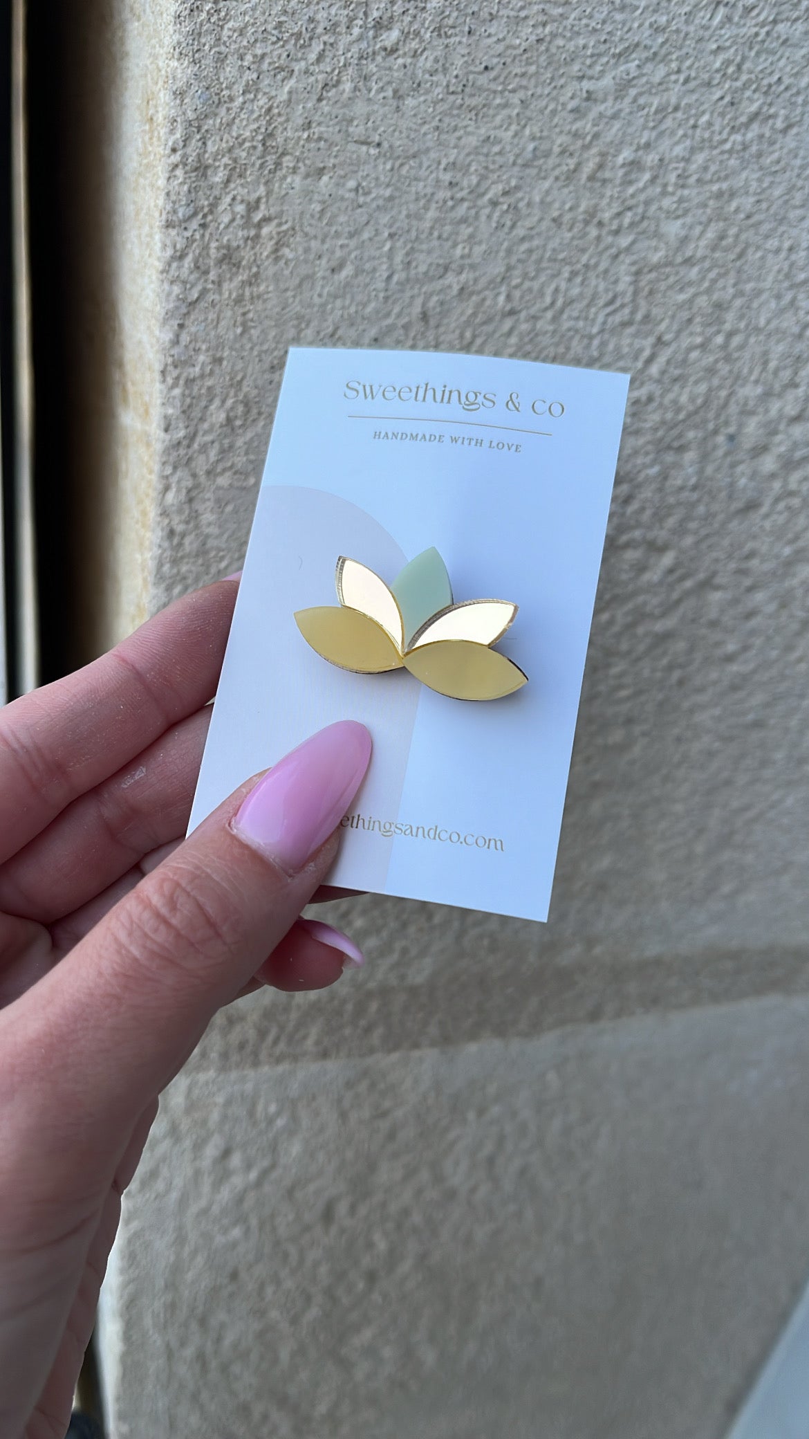 Broche lotus