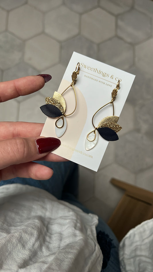Boucles d'oreilles JASMINE NACRE