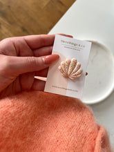 Charger l&#39;image dans la galerie, Broche poétique coquillage
