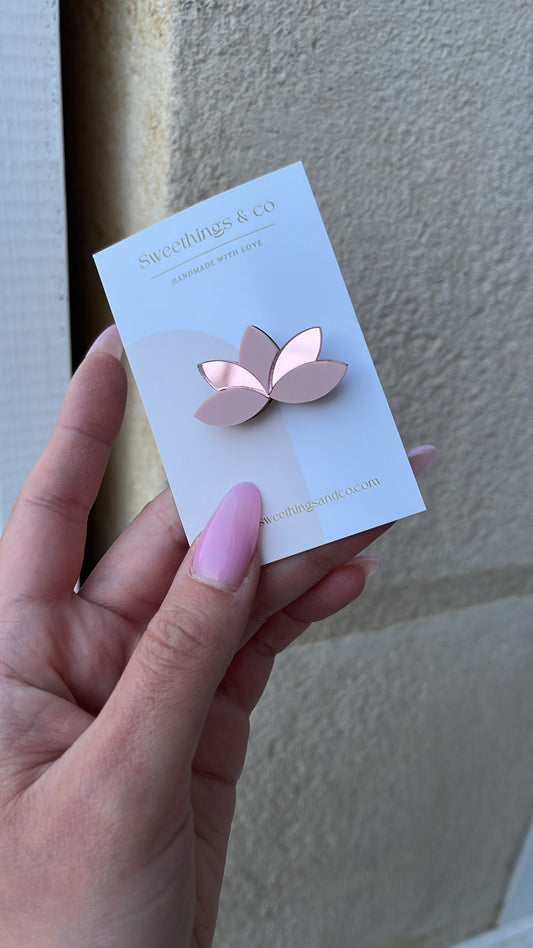 Broche lotus