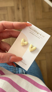 Puces d'oreilles coeur