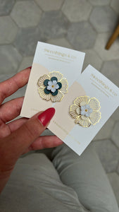 Broche poétique florale