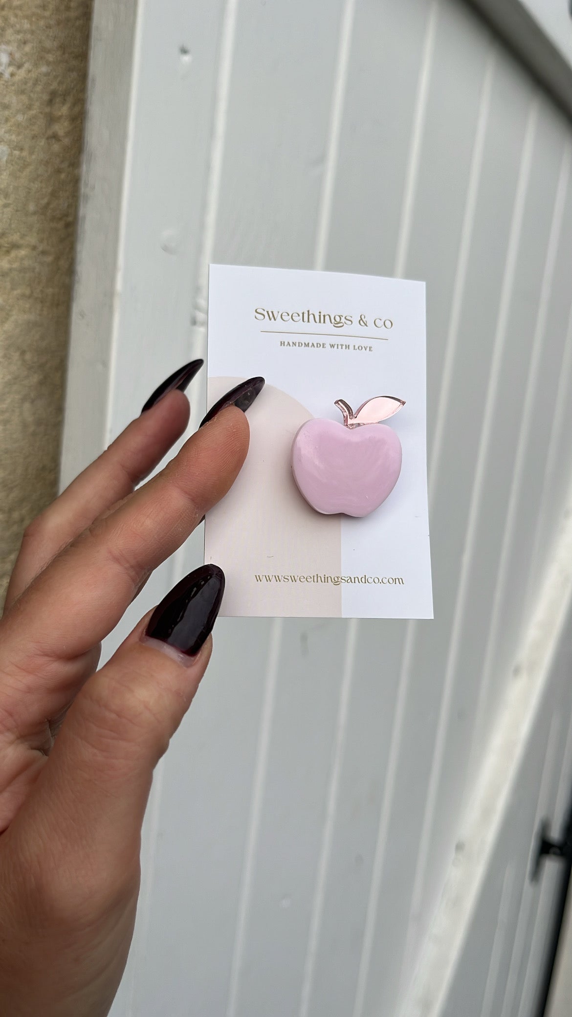 Broche poétique Pomme