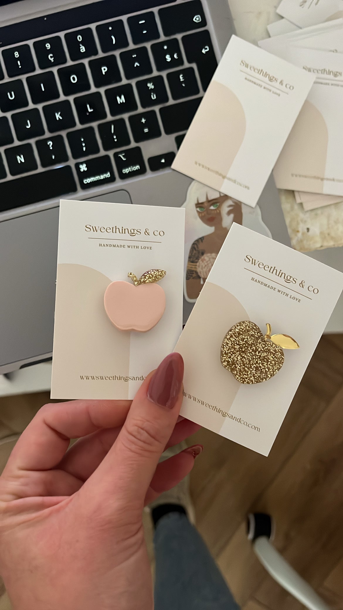 Broche poétique pomme au choix