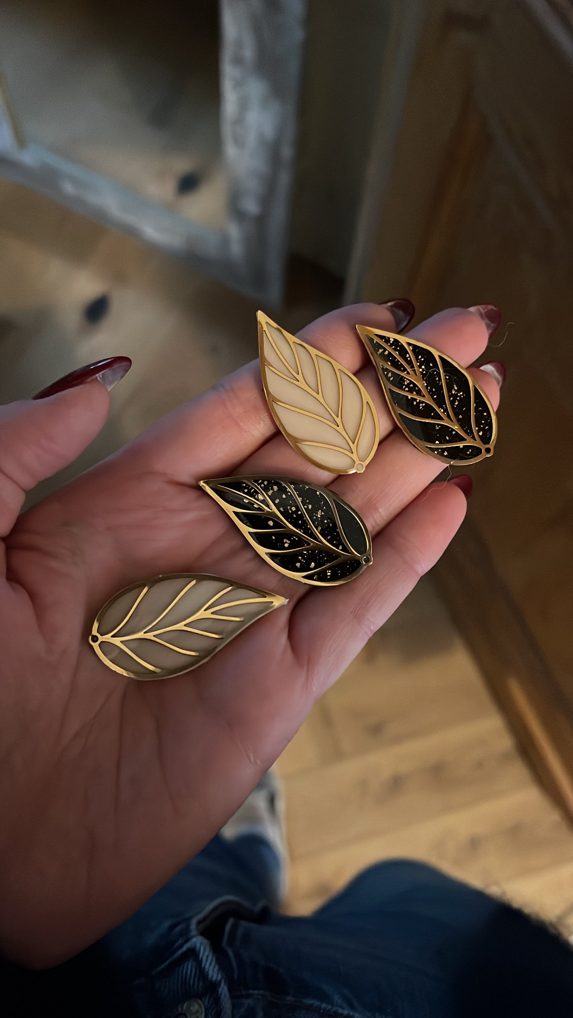 Broche poétique feuille