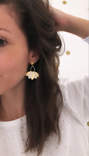 Charger l&#39;image dans la galerie, Boucles d&#39;oreilles Florales ESMEE (clous ronds)